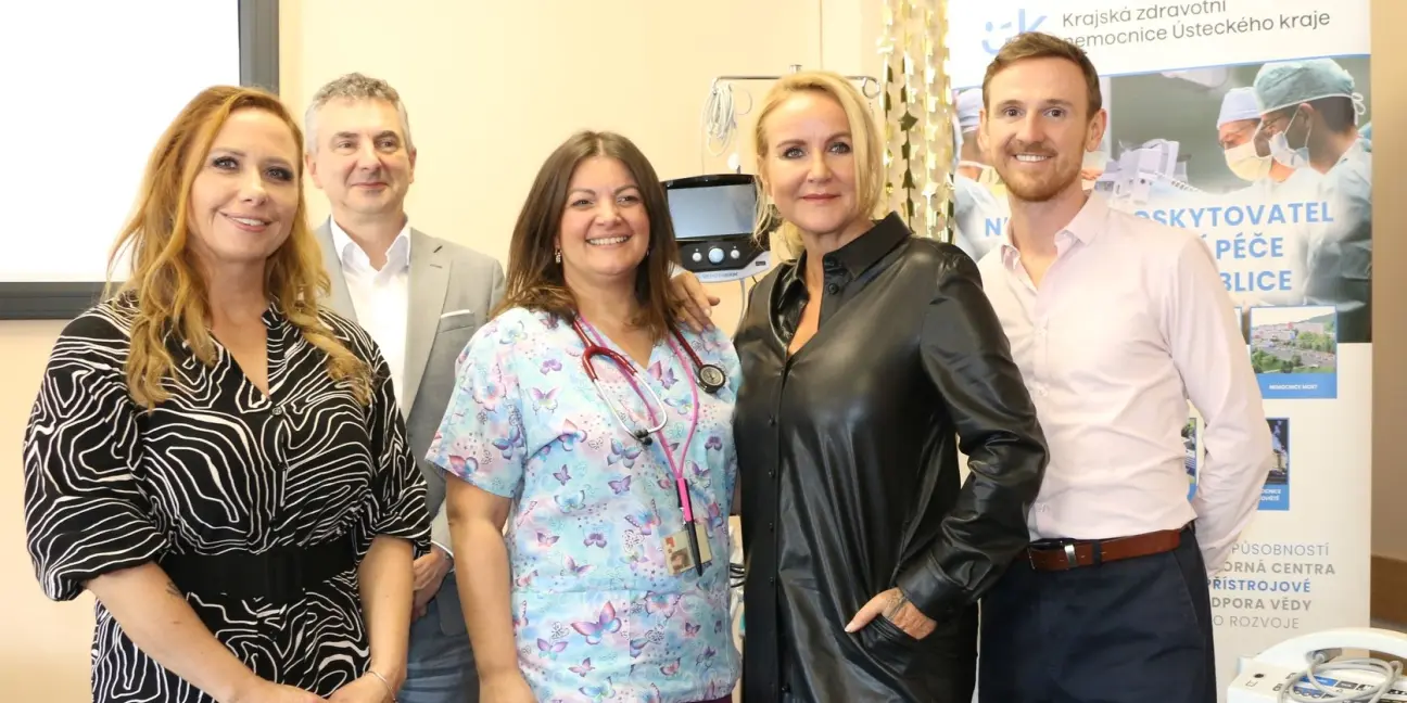 Dětské a dorostové oddělení mostecké nemocnice letos získalo od Kapky naděje zdravotnickou techniku za půl milionu korun - obrázek 1