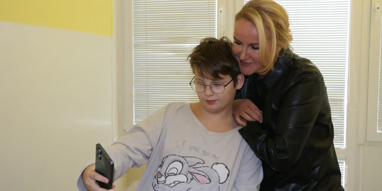 Dětské a dorostové oddělení mostecké nemocnice letos získalo od Kapky naděje zdravotnickou techniku za půl milionu korun - obrázek 1