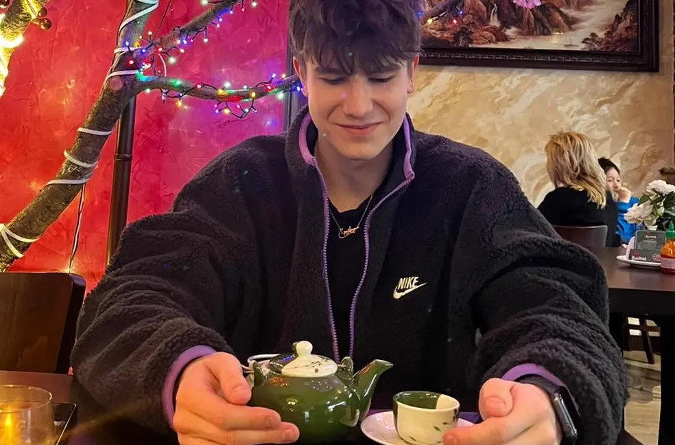 Adam Choma - příběh Hero - obrázek 1